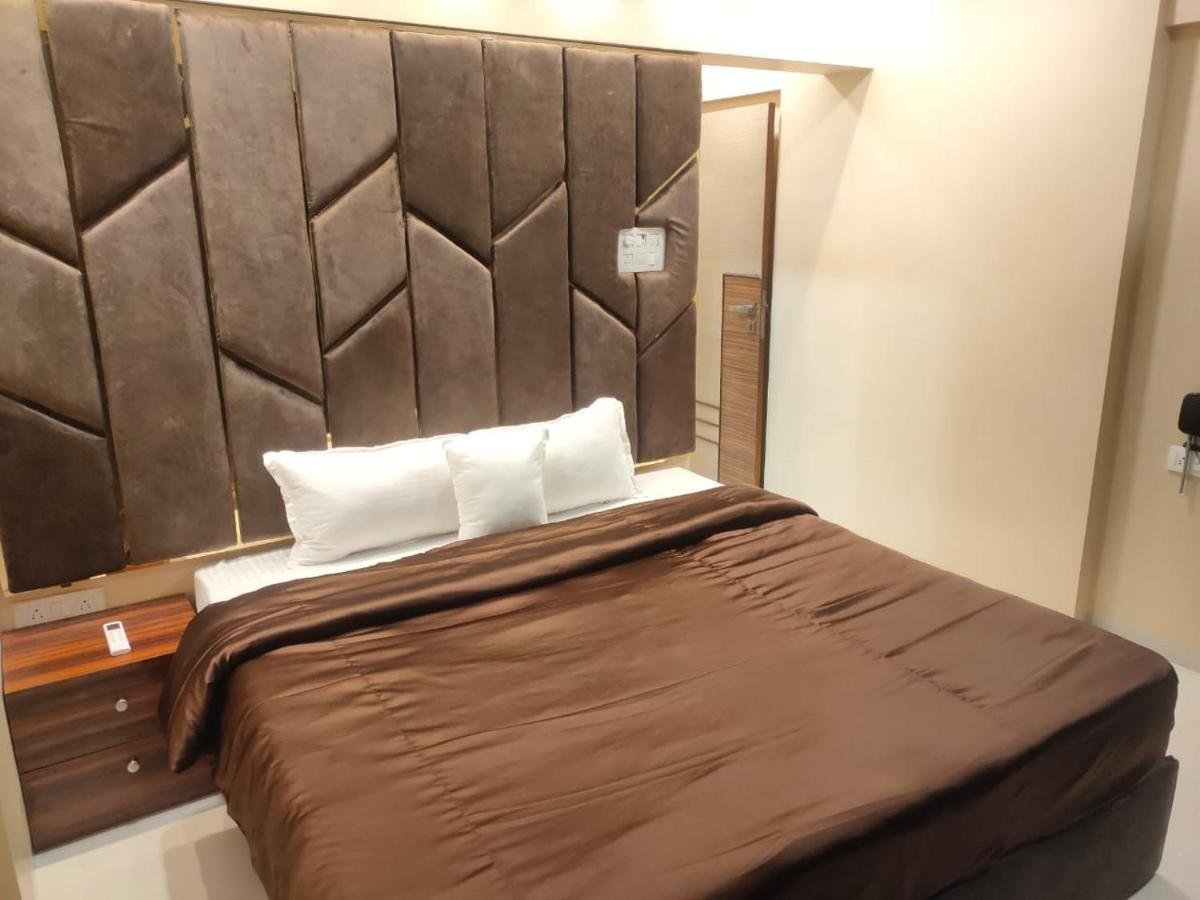 OSI Service Apartments Bandra West Mumbai Exteriör bild