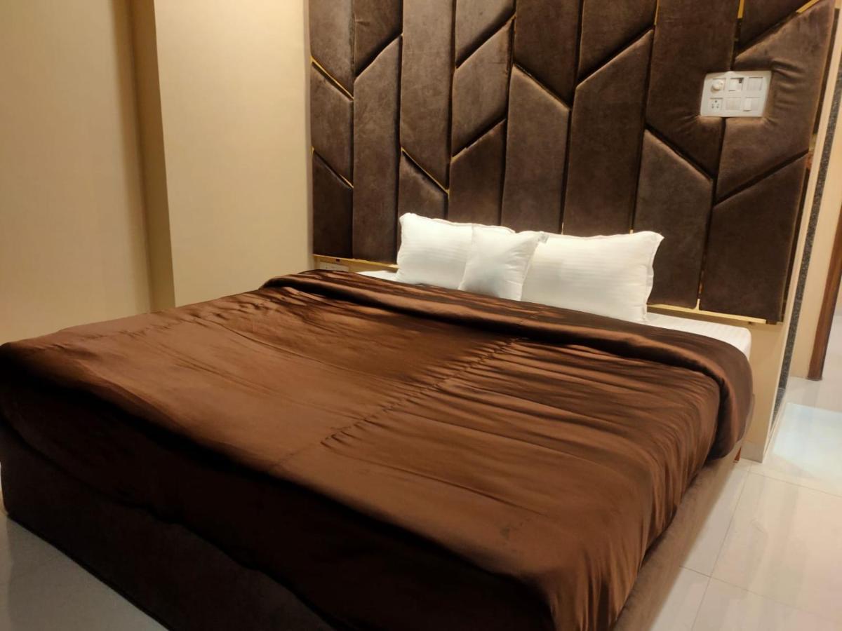 OSI Service Apartments Bandra West Mumbai Exteriör bild